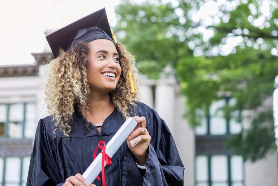 What to Know About Teeth Whitening Before Graduation or Summer Events